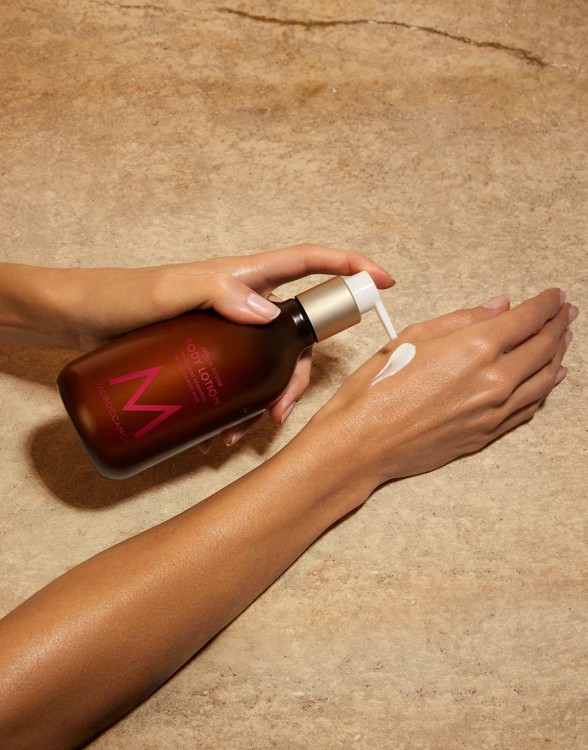 Balsam do ciała Moroccanoil Dahlia Rouge 360ml