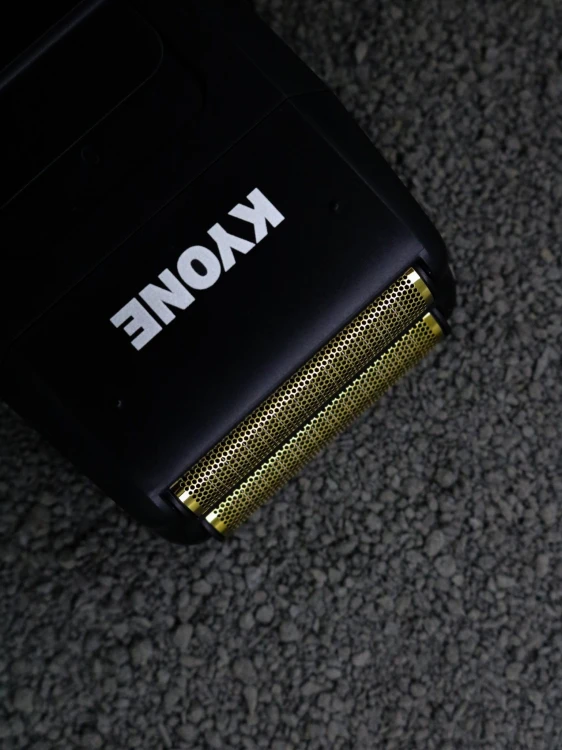 Kyone Golarka Grim Reaper II Shaver z podwójnym foliowym ostrzem